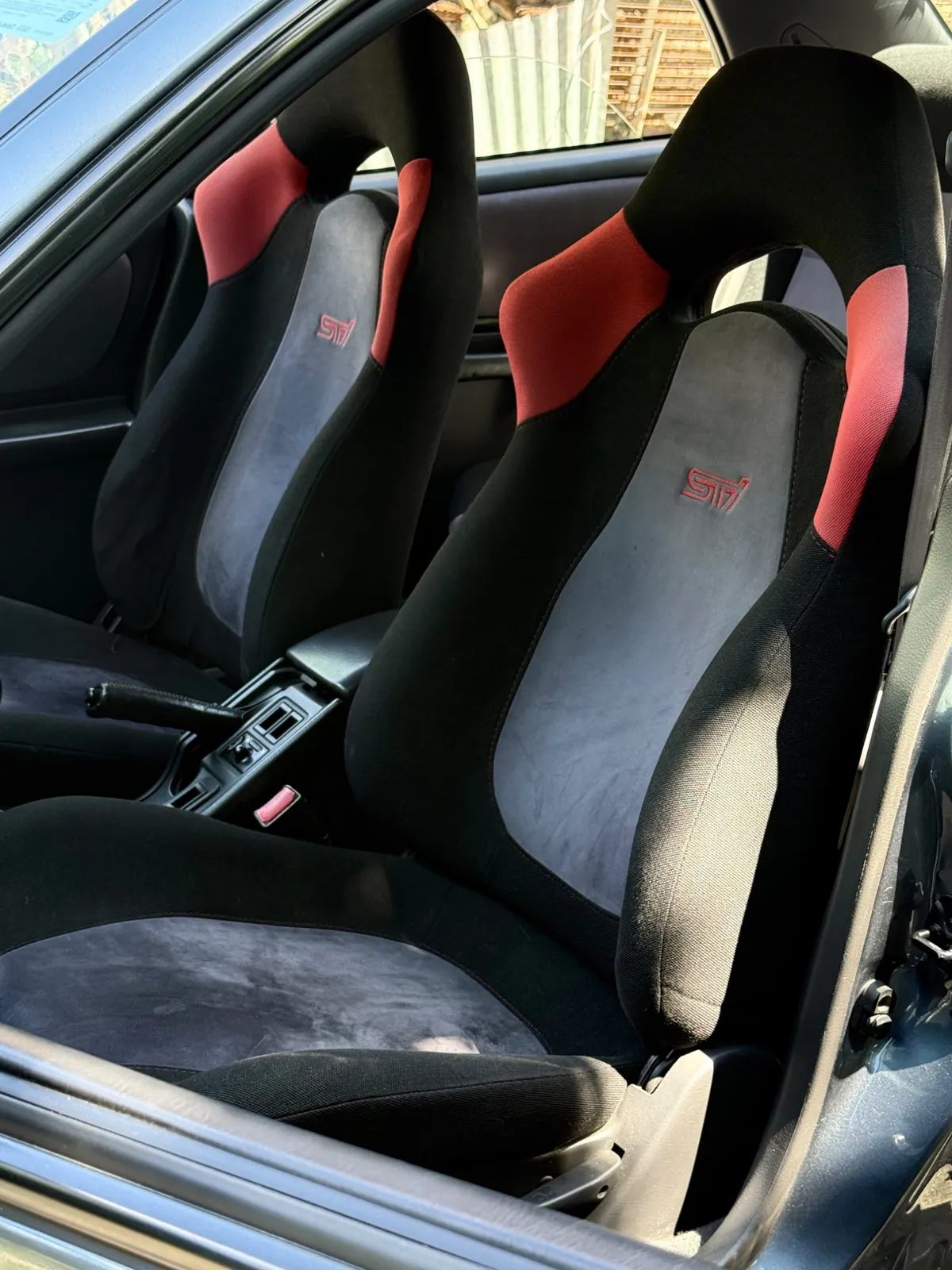 SUBARU IMPREZA STI 4D (GC8)