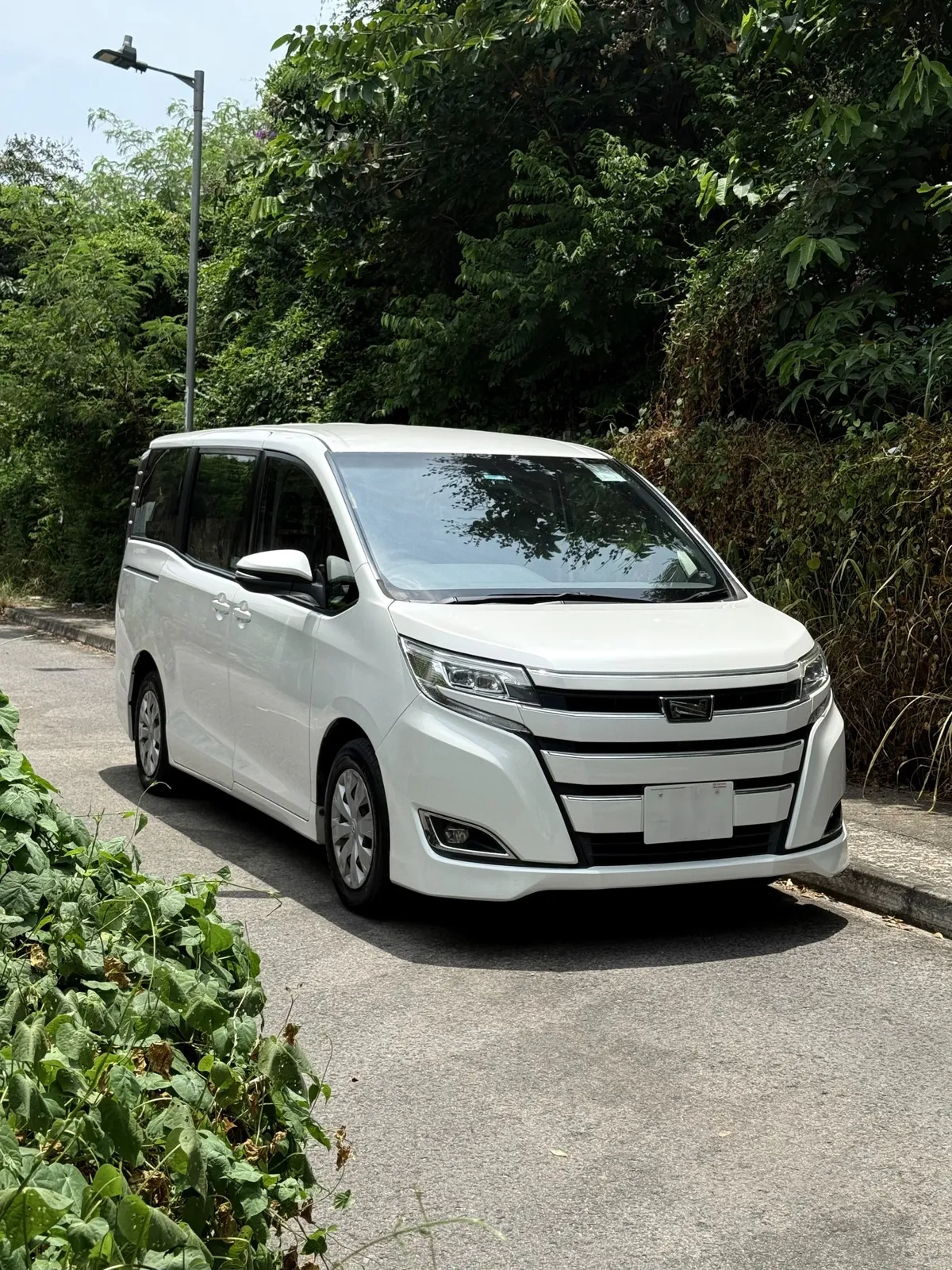 TOYOTA NOAH