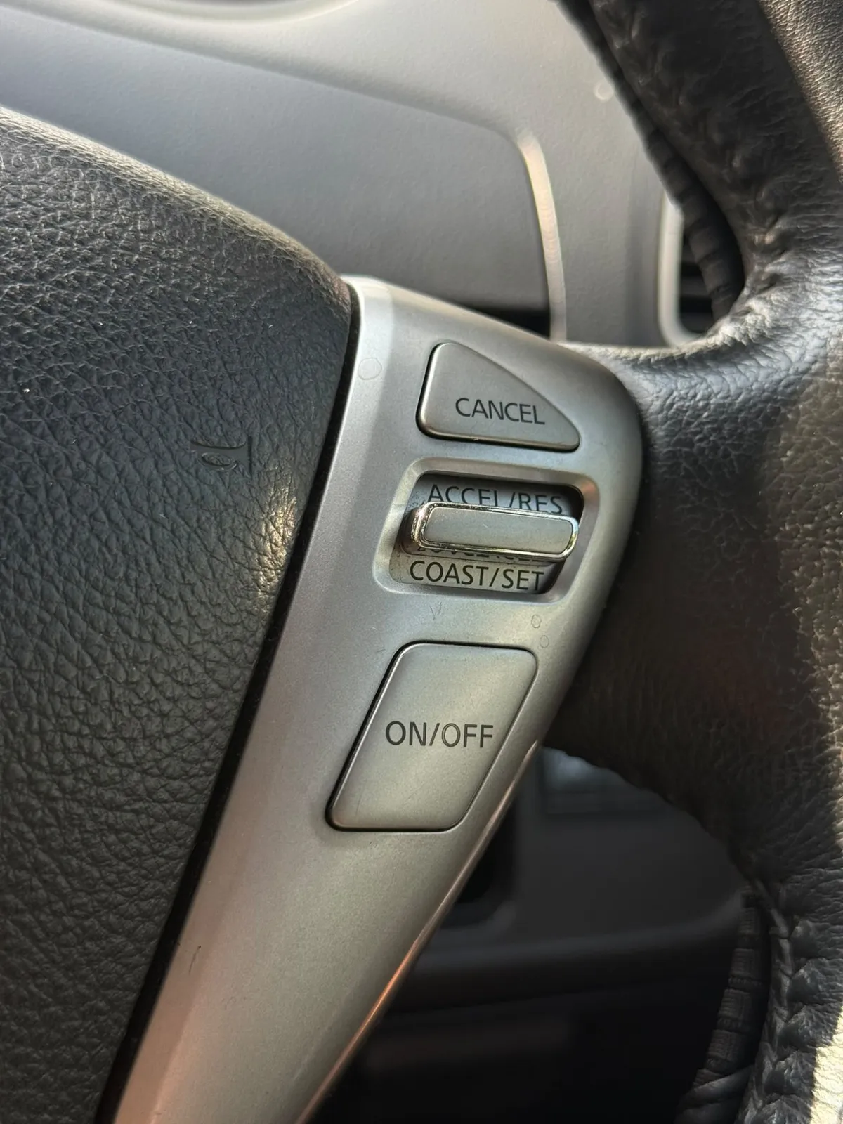 NISSAN SERENA GREEN HWS 2.0L