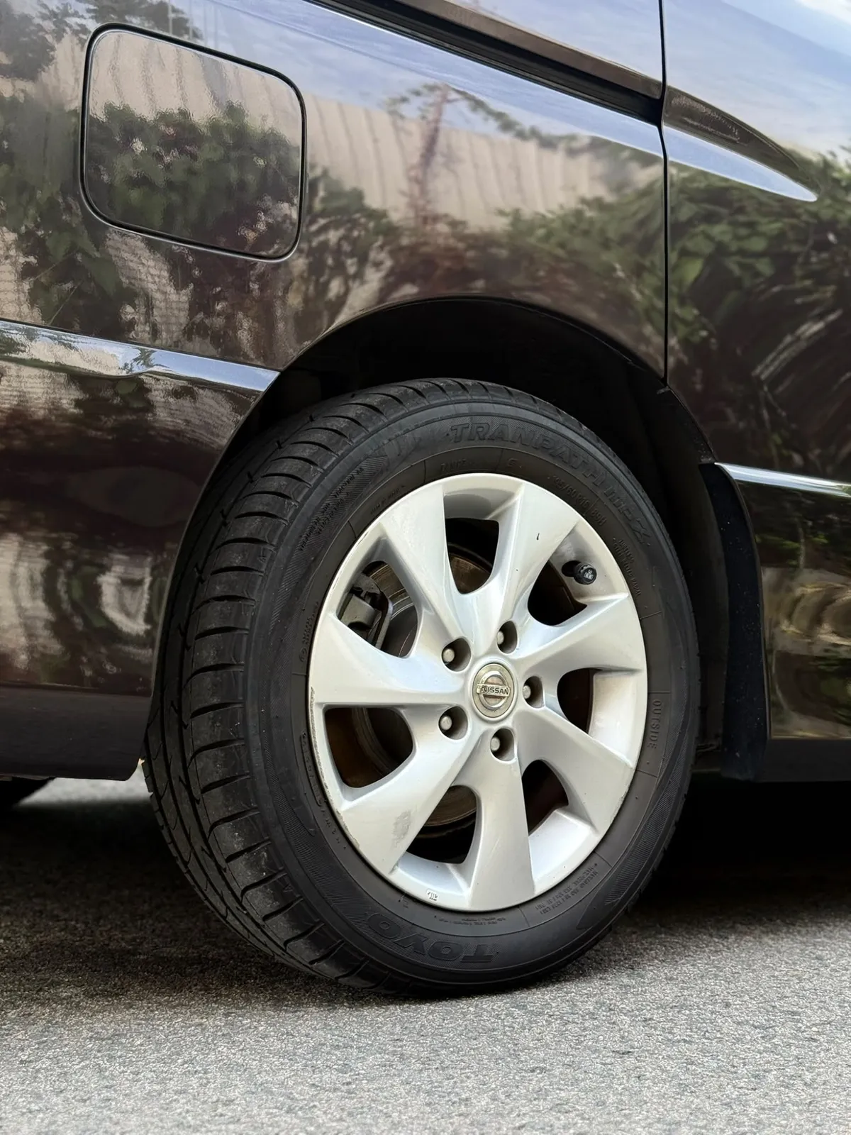 NISSAN SERENA GREEN HWS 2.0L